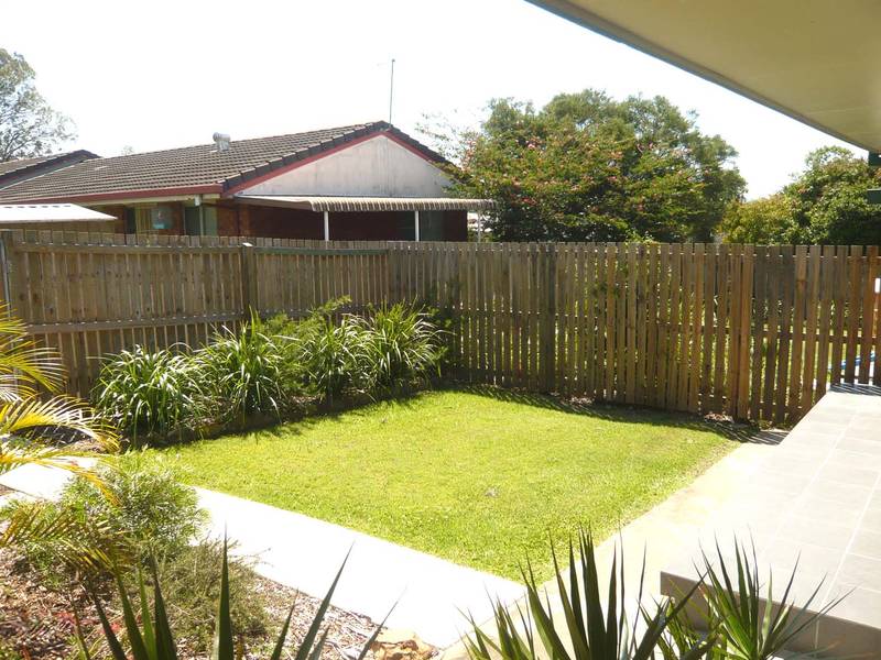 NEWLY RENOVATED 2 BEDROOM UNIT! Picture 2