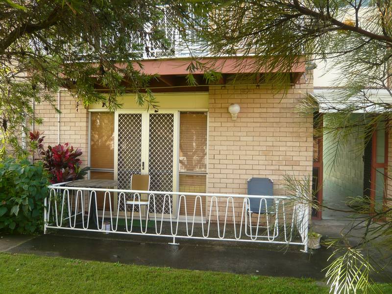 2 bedroom unit in the heart of town Picture 2