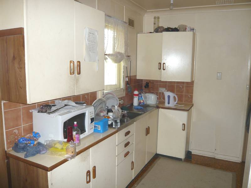 BUDGET BUYING! - DON'T MISS THIS ONE Picture 3