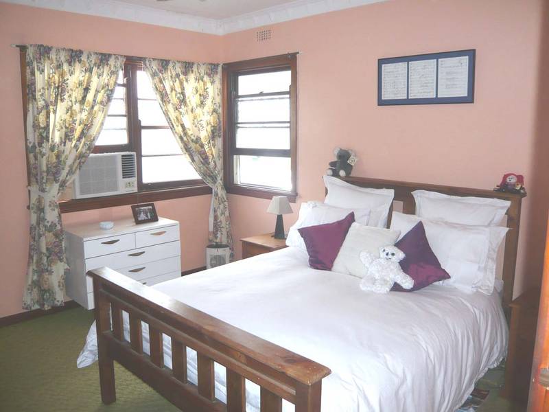 ENTRY LEVEL BUY! A REAL CHARMER Picture 2