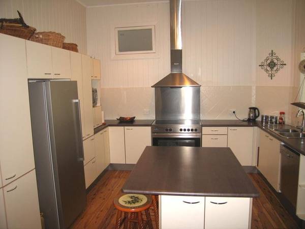 LUXURY RIVERFRONT HOME OF YESTERYEAR Picture 2