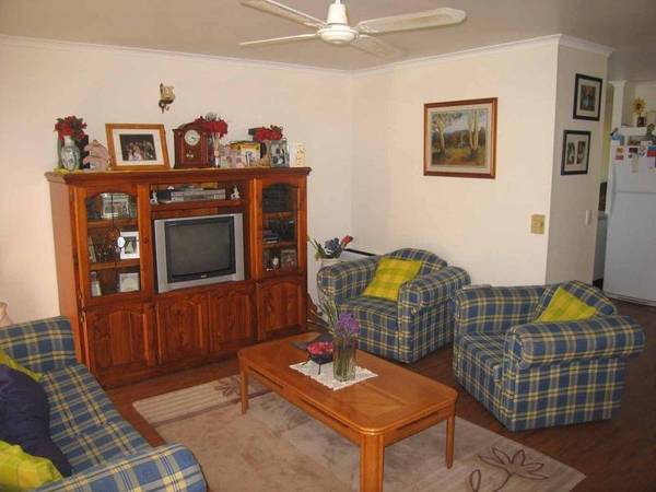 VALUE & GREAT LOCATION Picture 2