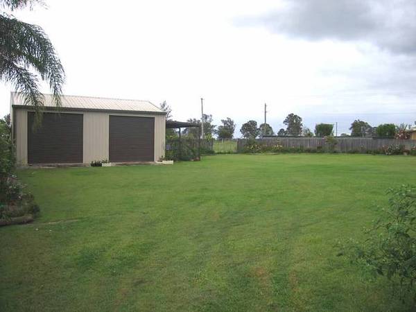 NICE HOUSE, BIG BLOCK & HUGE SHED = HAPPY FAMILY Picture 3