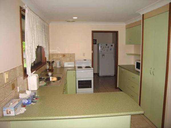 NICE HOUSE, BIG BLOCK & HUGE SHED = HAPPY FAMILY Picture 2