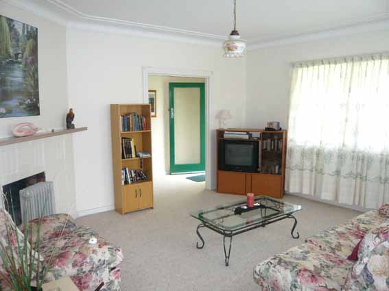 HOME WITH A WARM HEART Picture 2