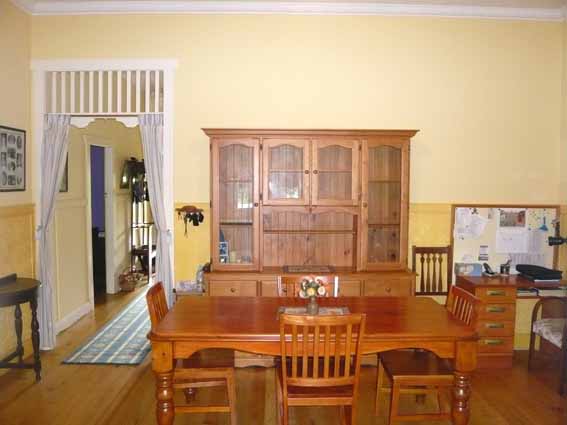 CLASSIC DESIGN - GREAT OPPORTUNITY Picture 2