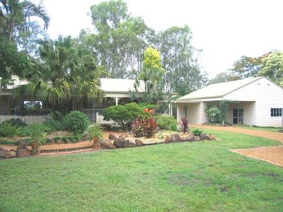 COTTAGE STYLE HOME WITH VALLEY VIEWS Picture COTTAGE STYLE HOME WITH VALLEY VIEWS Picture