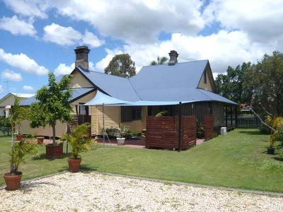 OLD WORLD CHARM & CONVENIENCE Picture OLD WORLD CHARM & CONVENIENCE Picture