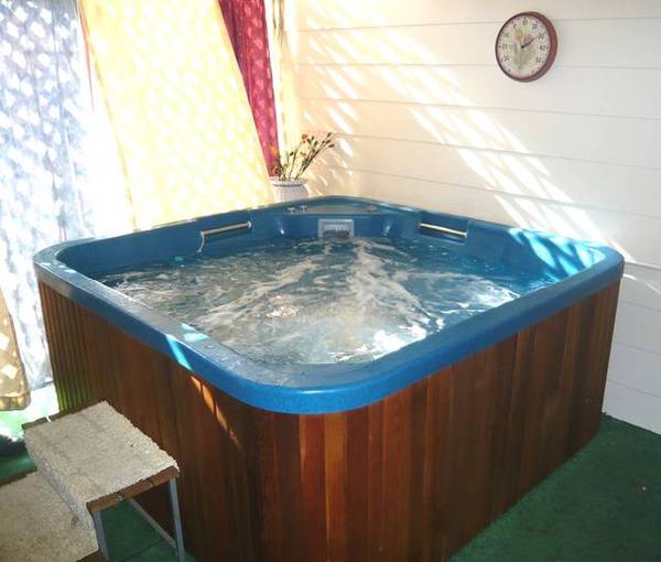 VENDOR COMMITTED ELSEWHERE! Picture 3