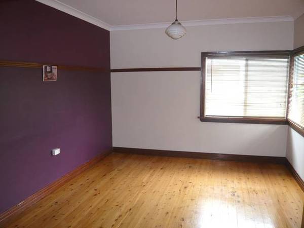 LOOKING FOR AN INVESTMENT! Picture 2