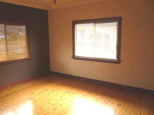 LOOKING FOR AN INVESTMENT! Picture 3