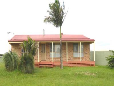 COUNTRY LIFESTYLE ONLY 10 MINUTES FROM CASINO Picture