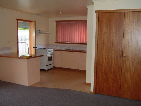 Units Close to Uni Picture