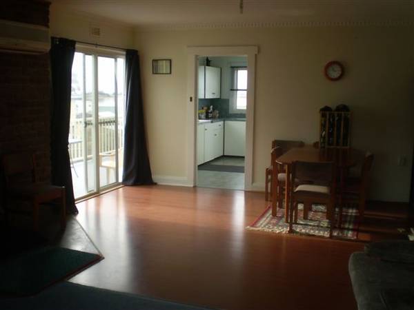 300 Metres to the Beach Picture 3