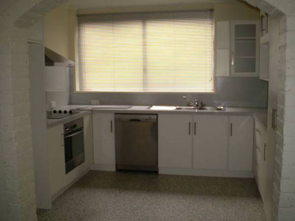 SO CLOSE, SO CLASSY Picture 3