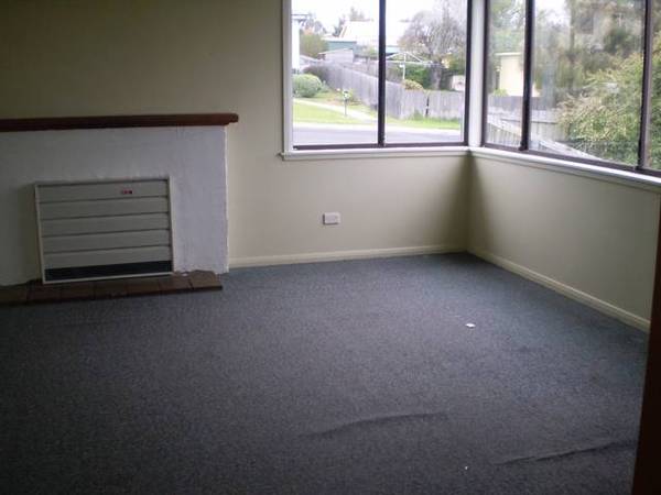 UNDER INSTRUCTIONS FROM OUR MORTGAGEES IN POSESSION! Picture 3