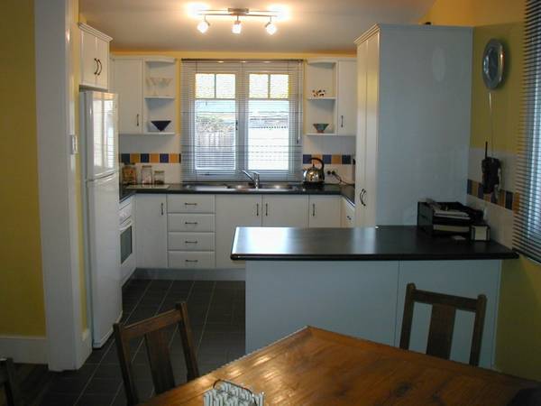 AS PRETTY AS A PICTURE Picture 3