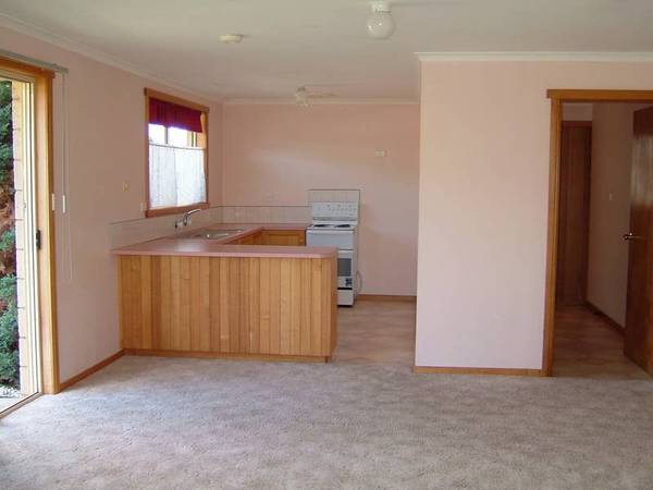 ABOVE AVERAGE UNIT Picture