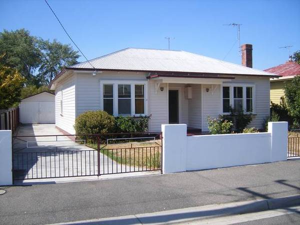 STROLL TO EVERYTHING Picture 1