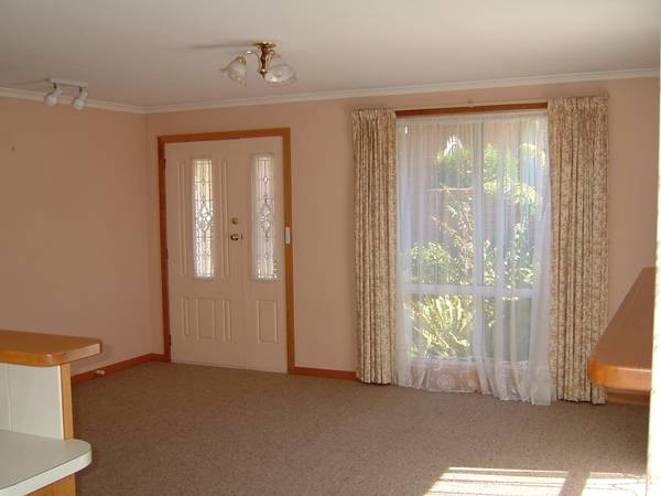 NEAT AND COMFORTABLE LIVING Picture NEAT AND COMFORTABLE LIVING Picture