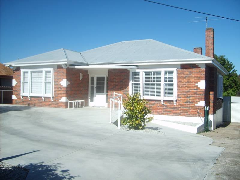 ABSOLUTELY PERFECT Picture 2