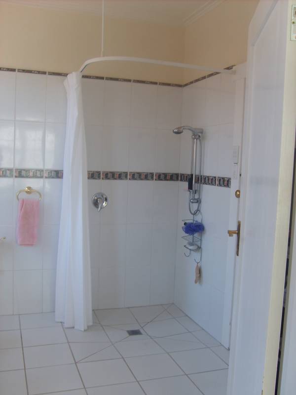 ABSOLUTELY PERFECT Picture 3