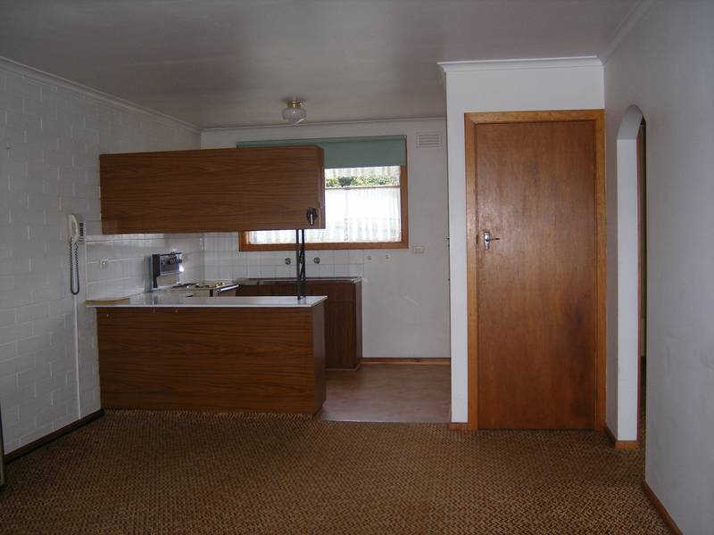 CONVENIETLY LOCATED Picture 2