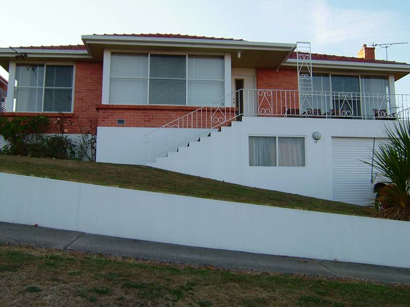 SUNNY FAMILY HOME Picture 1