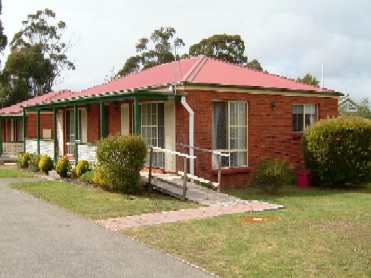 NEAT AND TIDY UNIT Picture 1