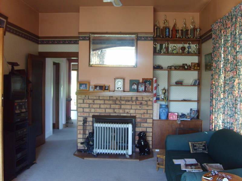 ROOM TO MOVE PLUS VIEWS Picture 2