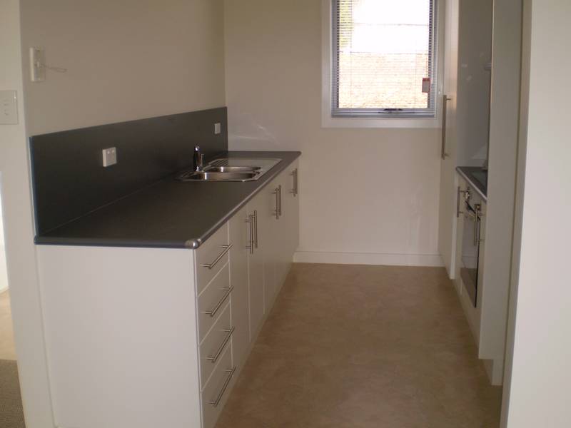 THIS ONE IS A STUNNER Picture 1