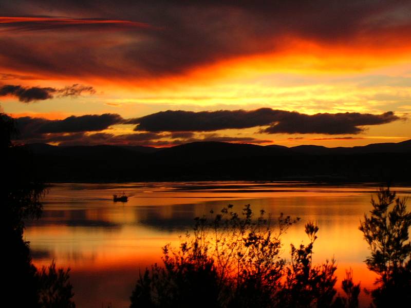 GEORGES BAY BOUTIQUE Picture 1