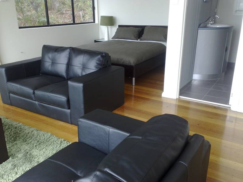 GEORGES BAY BOUTIQUE Picture 3