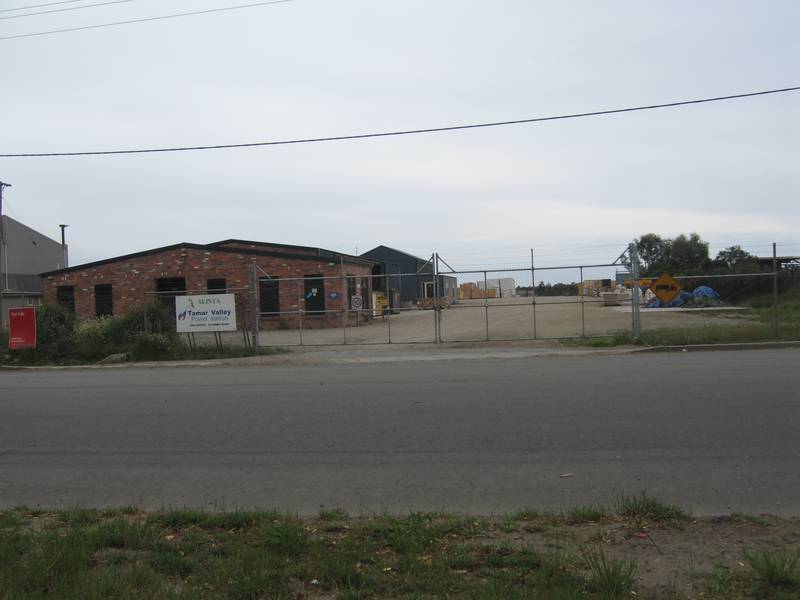 PERFECT POSITION IN BELL BAY Picture 1