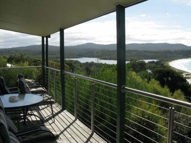 DOLPHIN LOOKOUT COTTAGE Picture 2