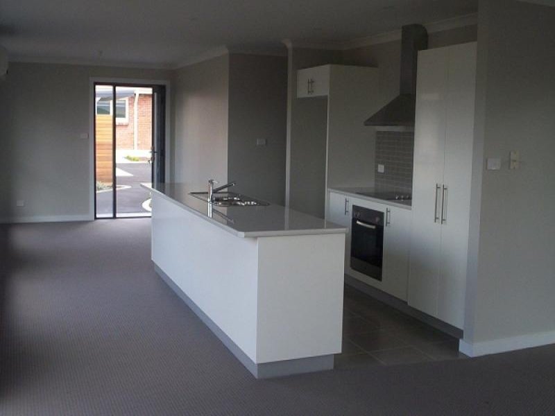 IDEAL INVESTMENT OR FIRST HOME Picture 2