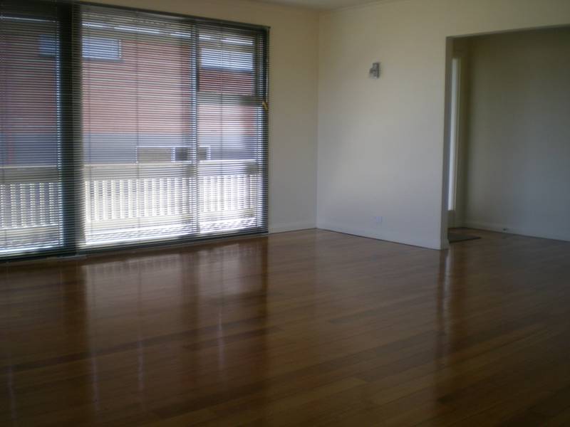 Luxury Family Living Picture 3