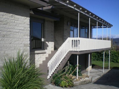 Luxury Family Living Picture