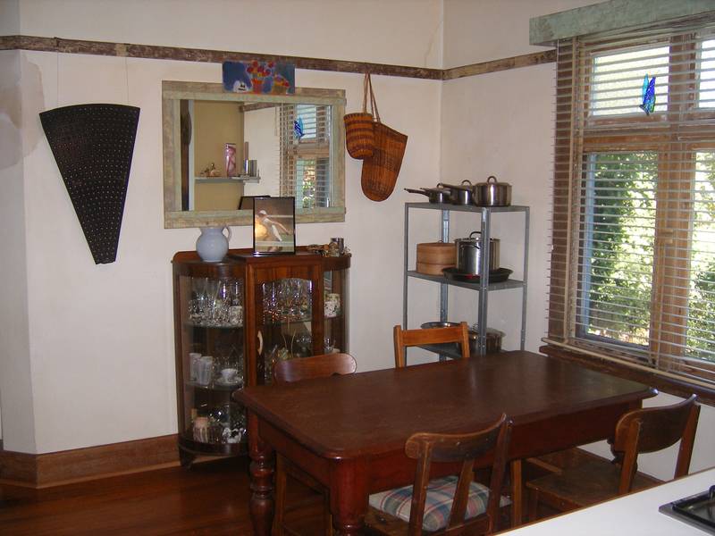 GREAT FAMILY HOME CLOSE TO CBD Picture 3
