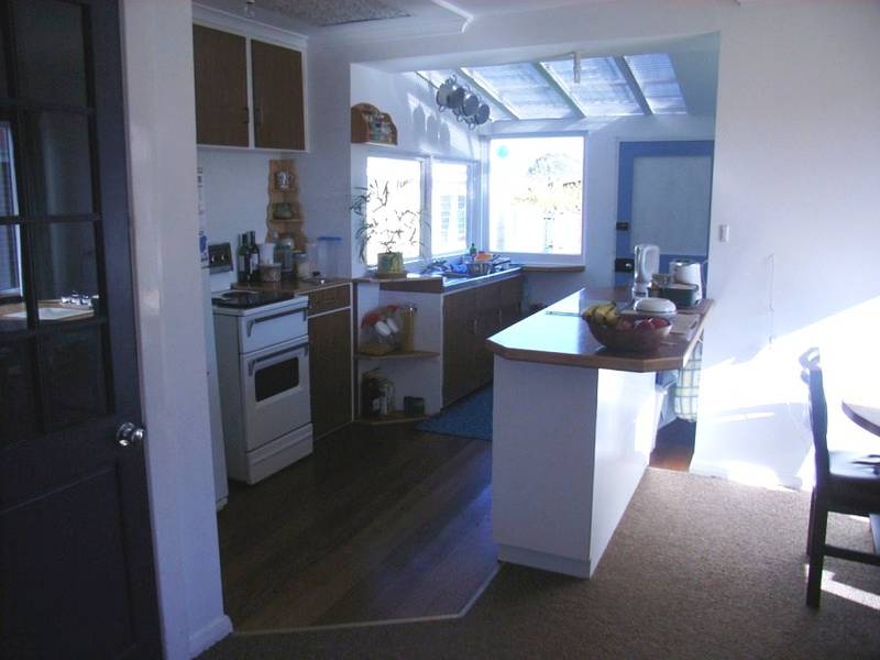 WOW FINALLY! 3 BEDROOMS UNDER 190K! Picture 2