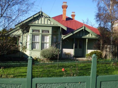 CHARACTER HOME CLOSE TO CBD! Picture