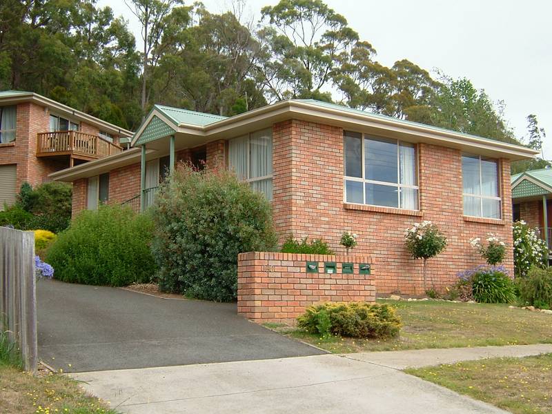 NOT YOUR AVERAGE UNIT! Picture 1