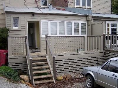 FULLY FURNISHED, MODERN UNIT Picture