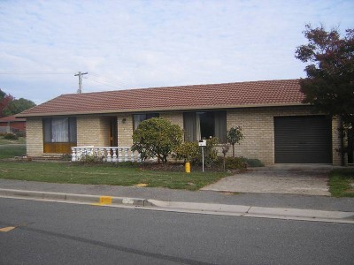 QUALITY FAMILY HOME IN QUIET LOCATION Picture