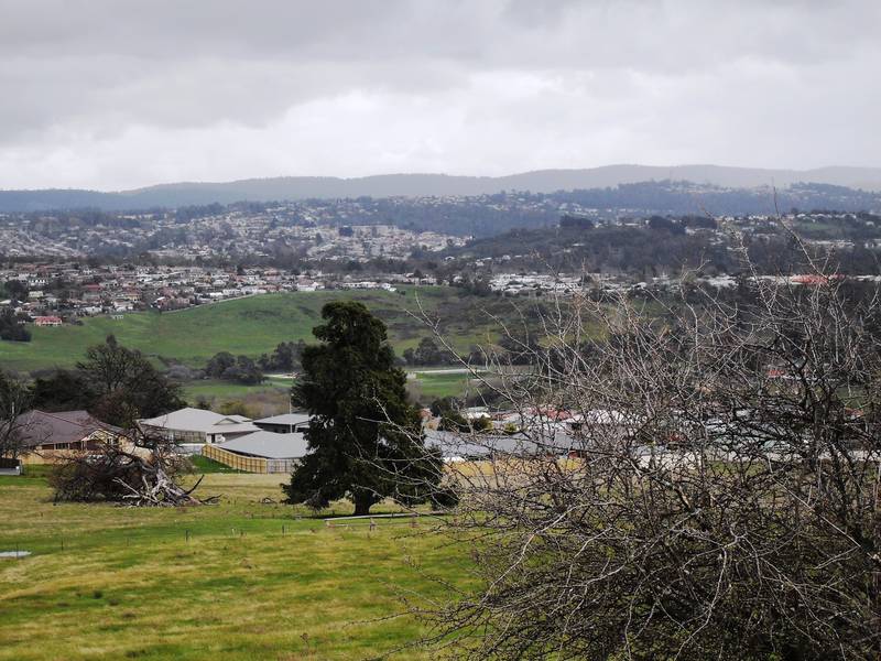 Quiet Location- Big Allotments - Great Views Picture 2