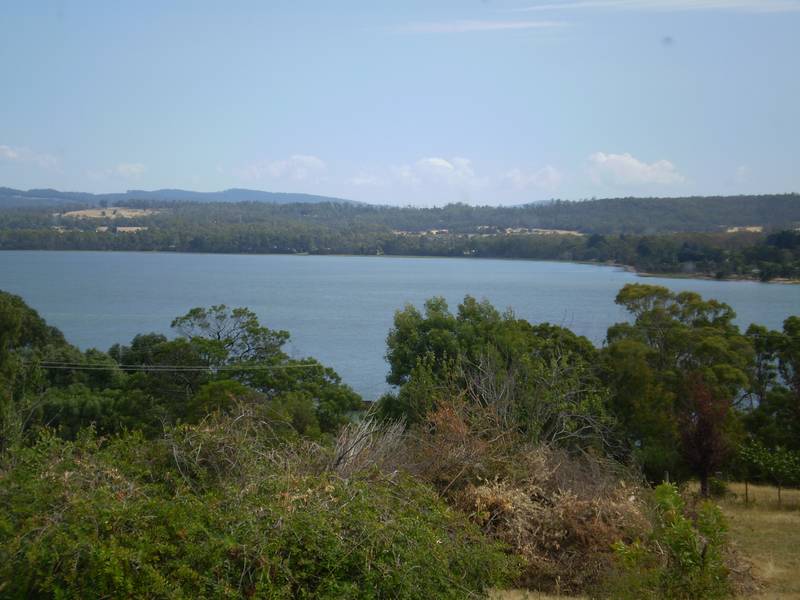 COUNTRY LIVING WITH ACREAGE & VIEWS! Picture 1