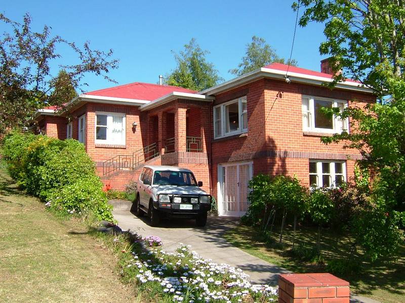 Great Property in a Great Suburb Picture 1