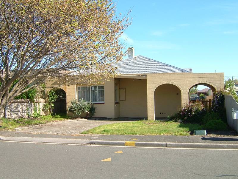 Four Bedrooms & Affordable Picture 1