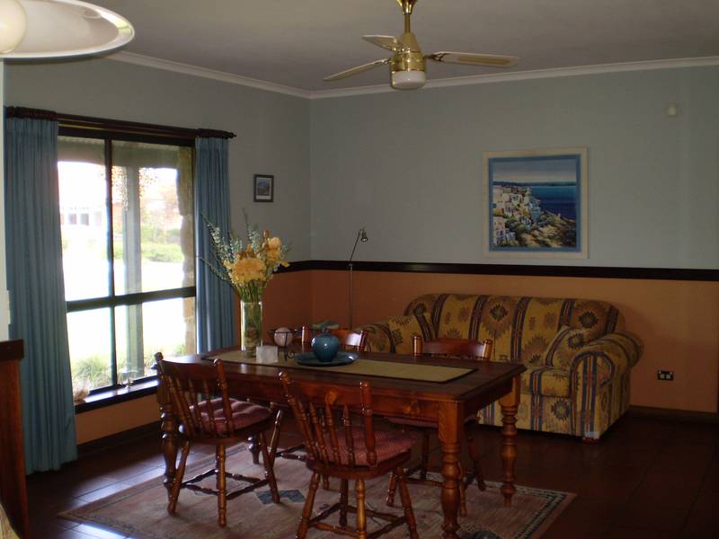 An Absolutely Immaculate Home Picture 2