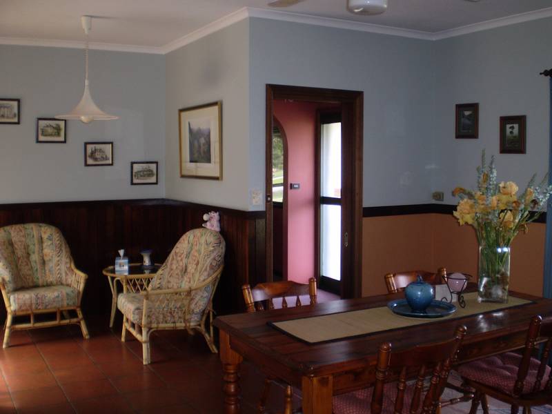 An Absolutely Immaculate Home Picture 3